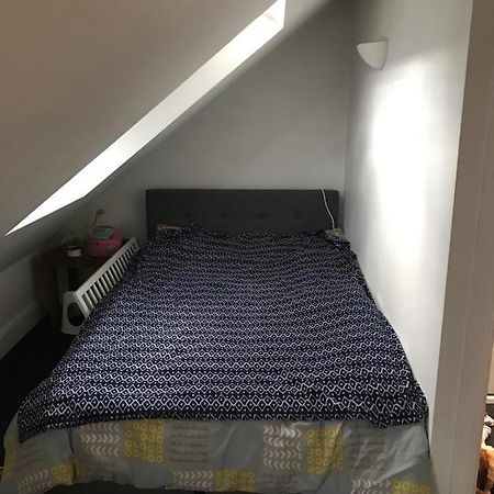2 X Double Rooms In Cheam Exteriér fotografie