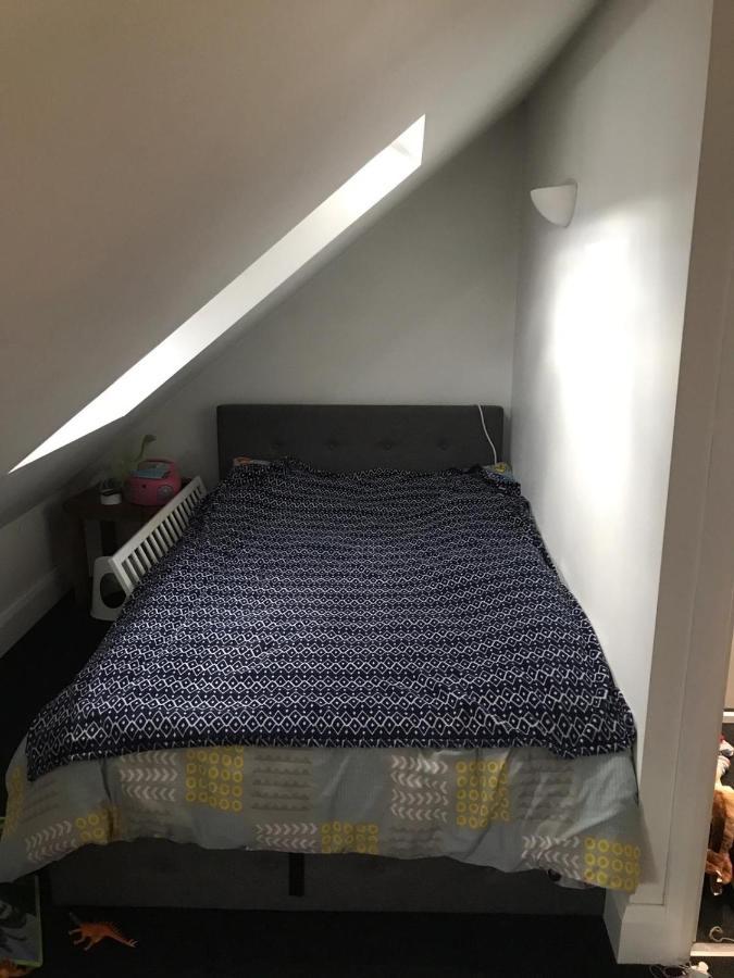 2 X Double Rooms In Cheam Exteriér fotografie